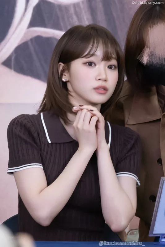 Kim Chaewon 김채원 [Le Sserafim] photo 19 of 2310