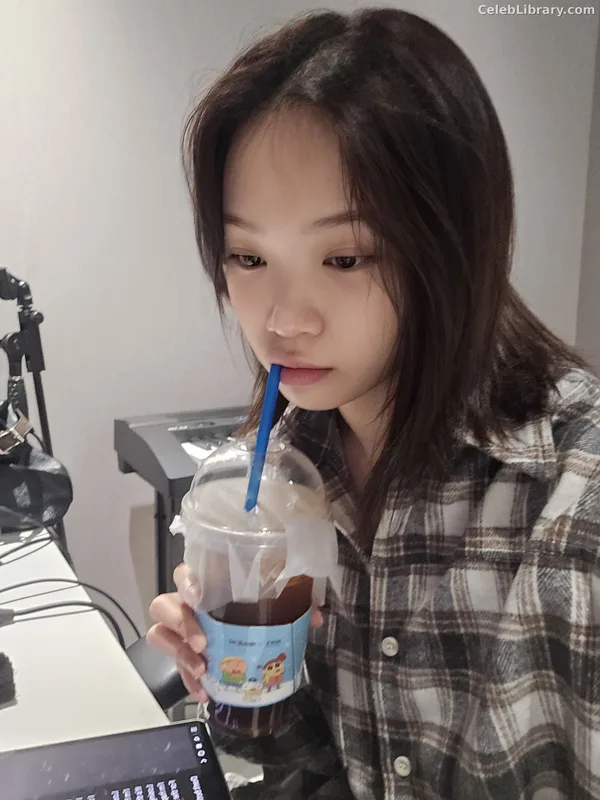 Kim Chaewon 김채원 [Le Sserafim] photo 1 of 2310