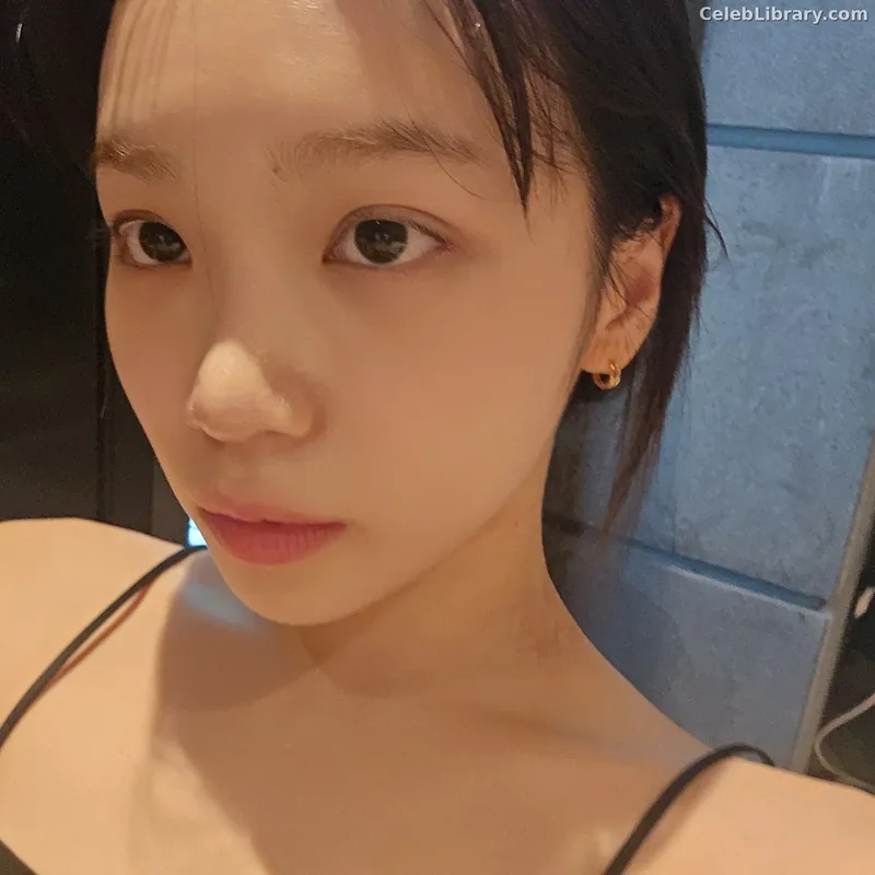 Kim Chaewon 김채원 [Le Sserafim] photo 2 of 2310