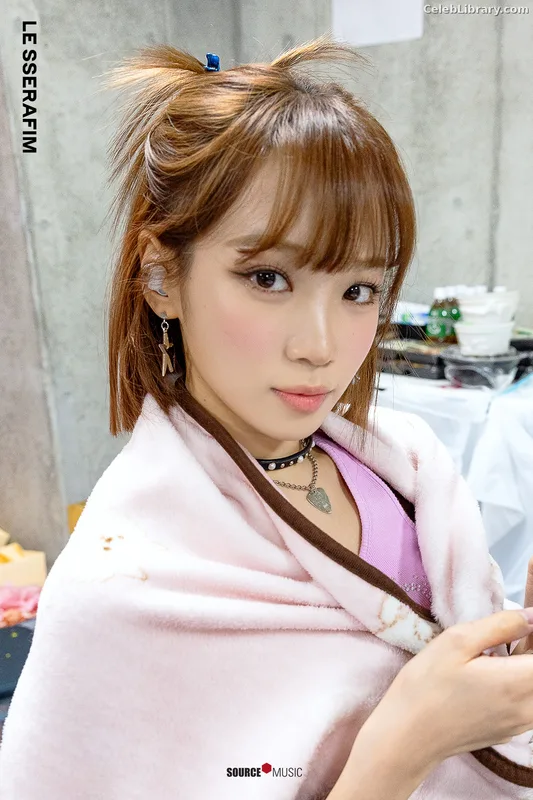 Kim Chaewon 김채원 [Le Sserafim] photo 13 of 2310