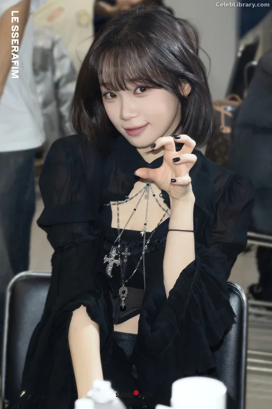 Kim Chaewon 김채원 [Le Sserafim] photo 20 of 2310