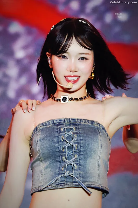 Kim Chaewon 김채원 [Le Sserafim] photo 1 of 2310