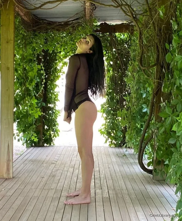 Kim Engelbrecht photo 22 of 25