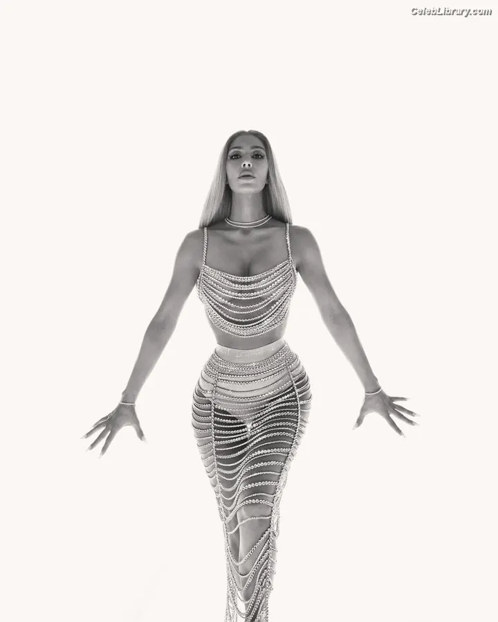Kim Kardashian photo 5 of 4169