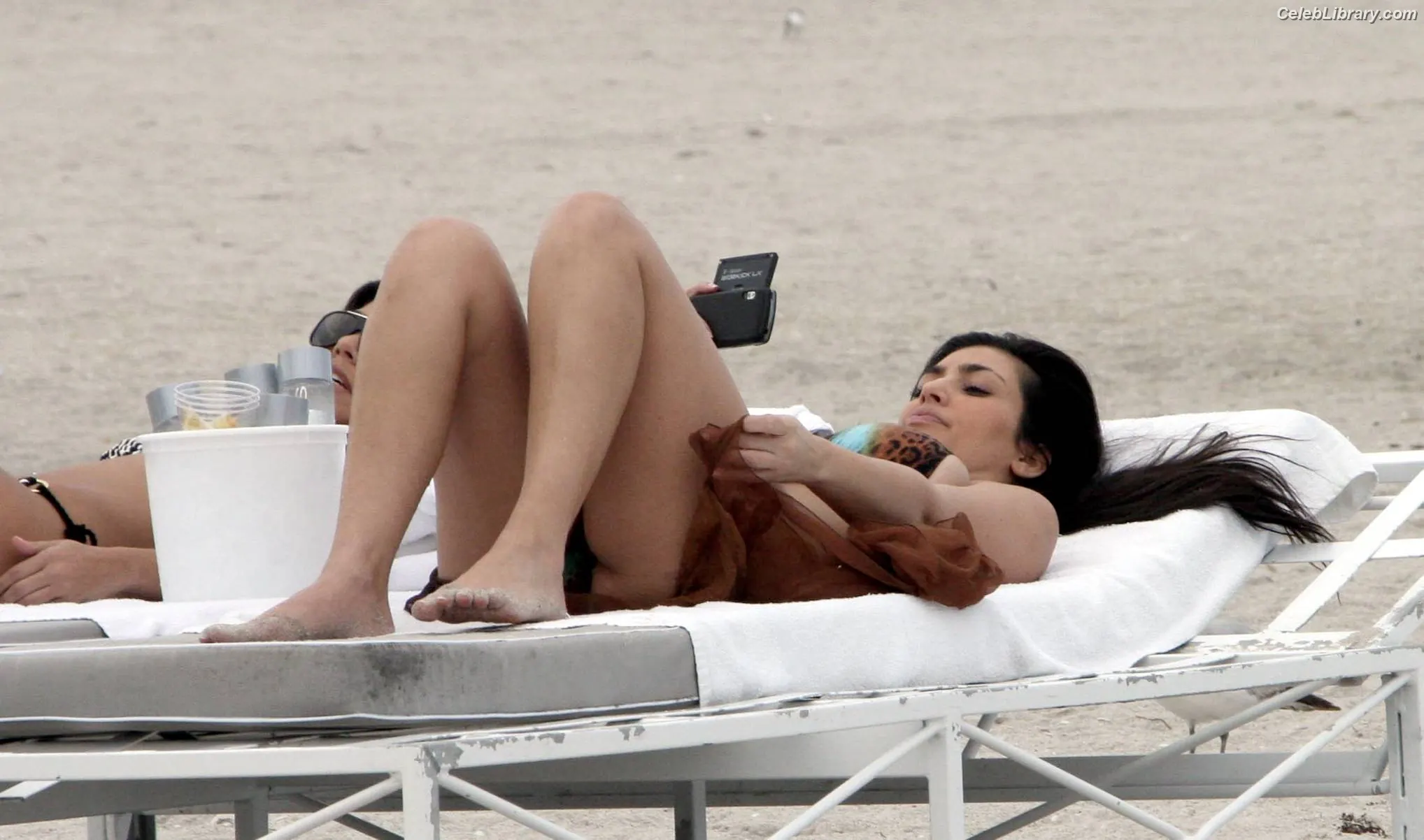 Kim Kardashian photo 12 of 4169