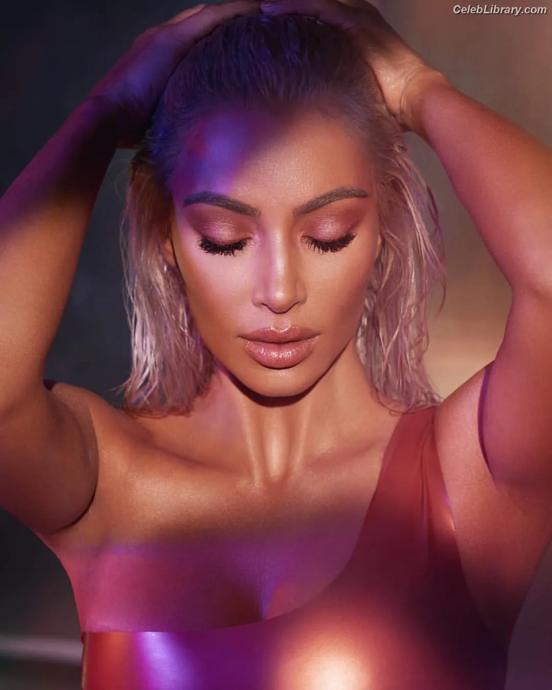 Kim Kardashian photo 14 of 4169
