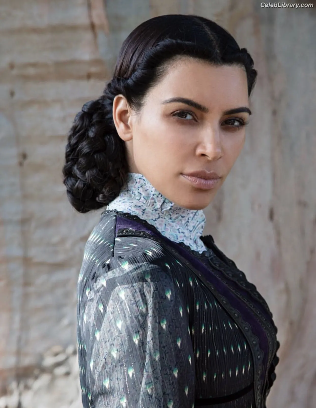 Kim Kardashian photo 12 of 4169