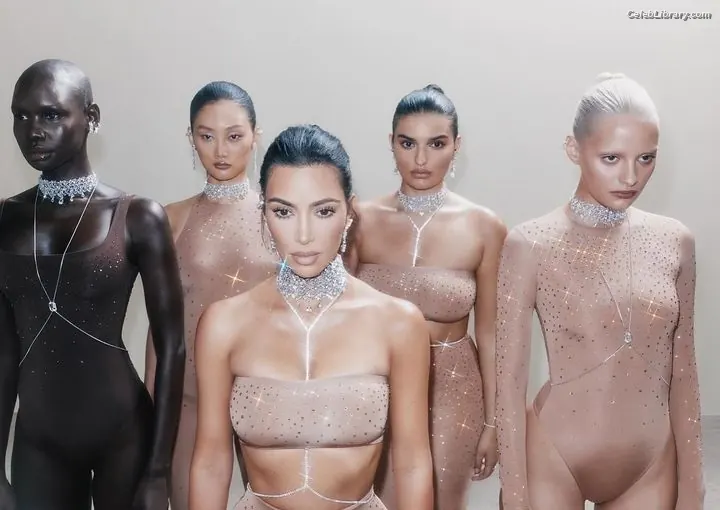Kim Kardashian photo 10 of 4169