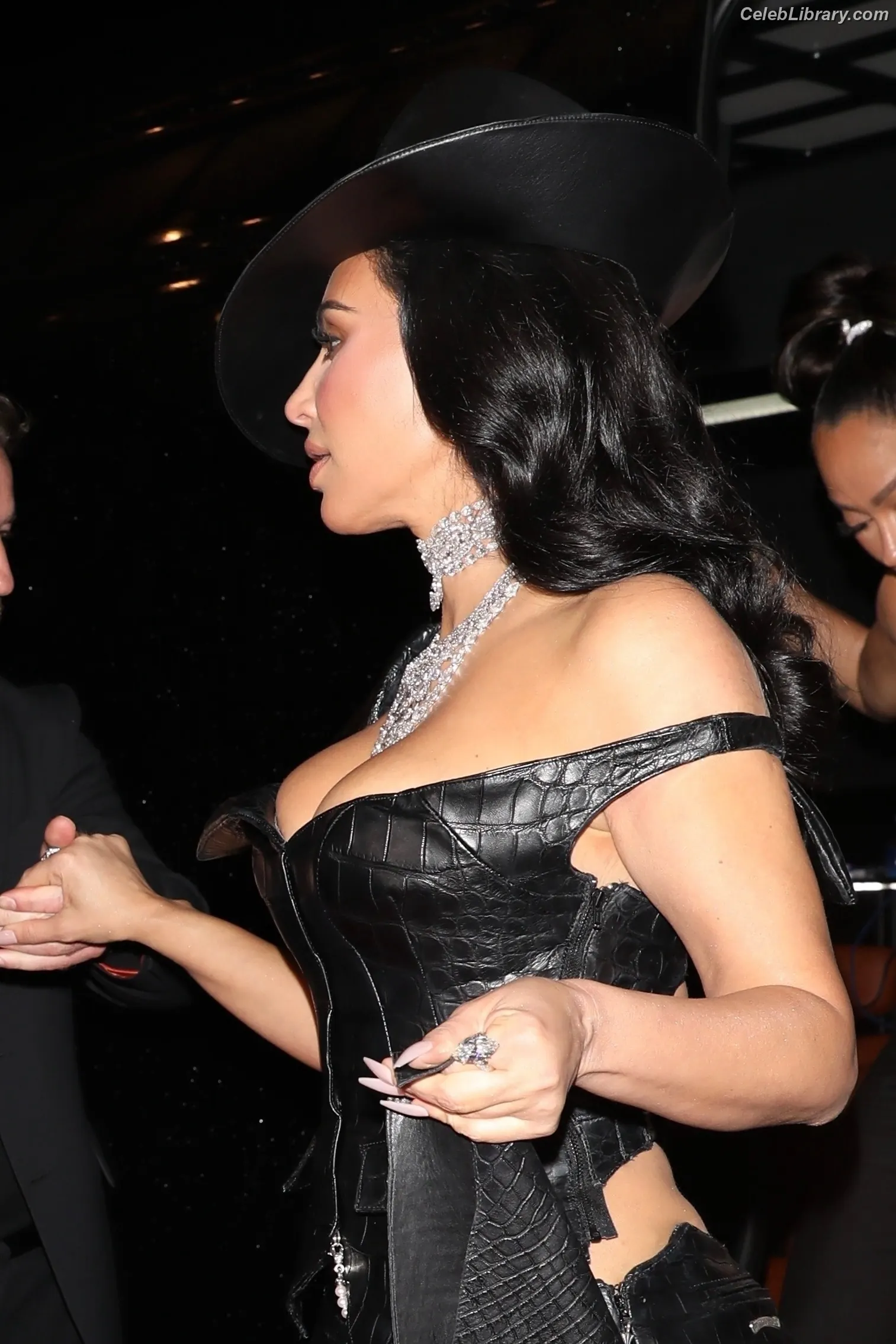 Kim Kardashian photo 1 of 4169