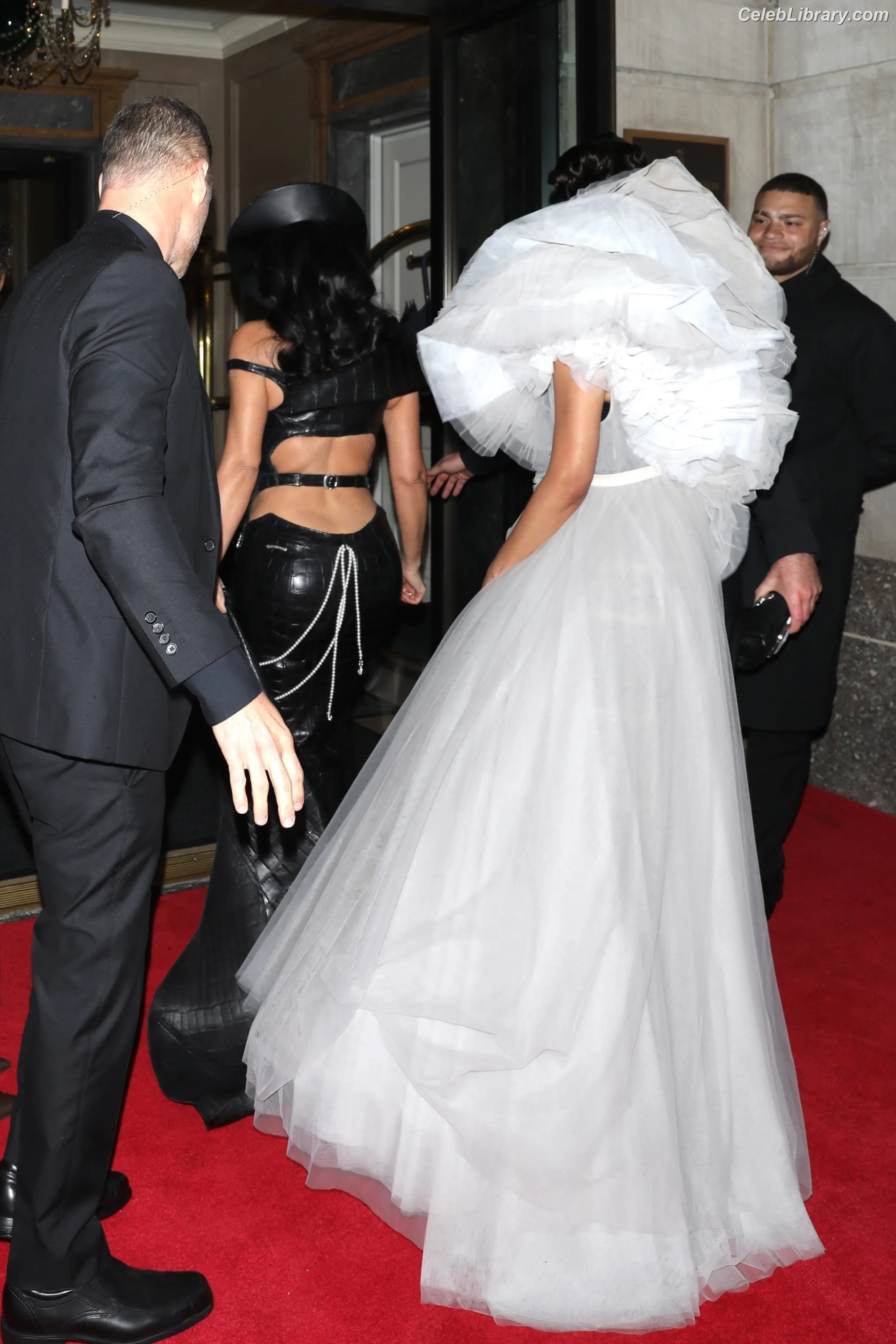 Kim Kardashian photo 3 of 4169