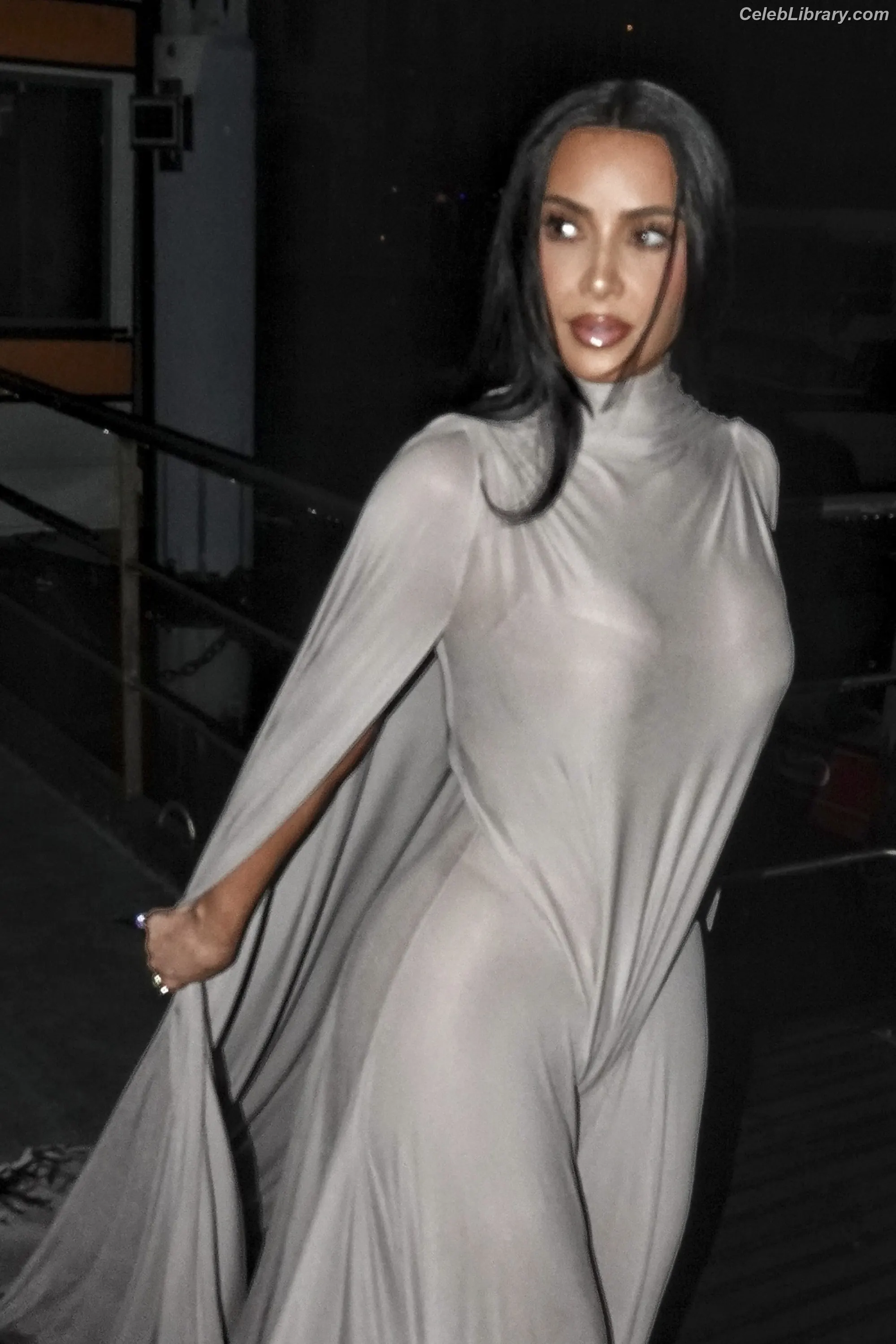 Kim Kardashian photo 15 of 4169