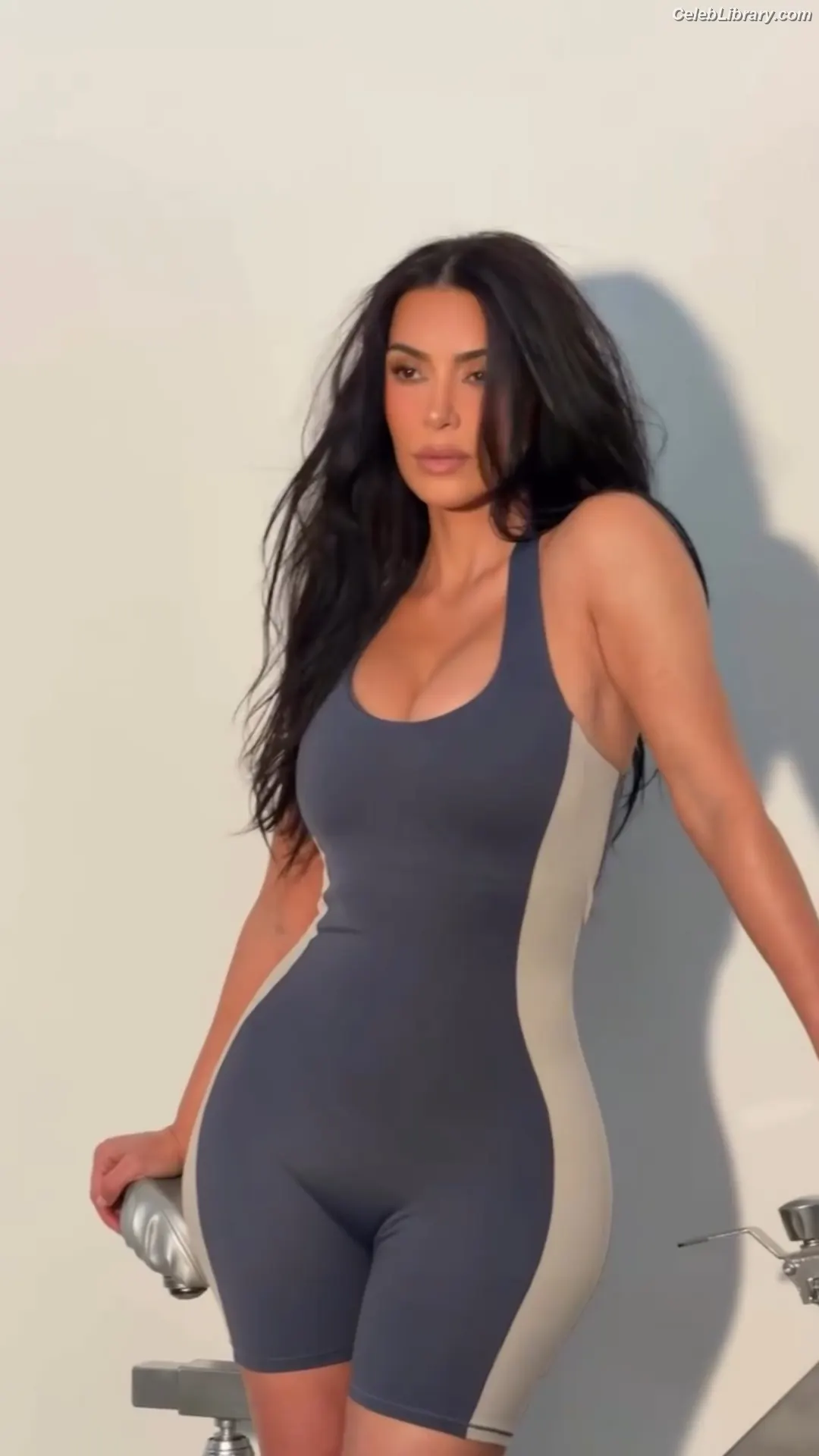 Kim Kardashian photo 23 of 4169