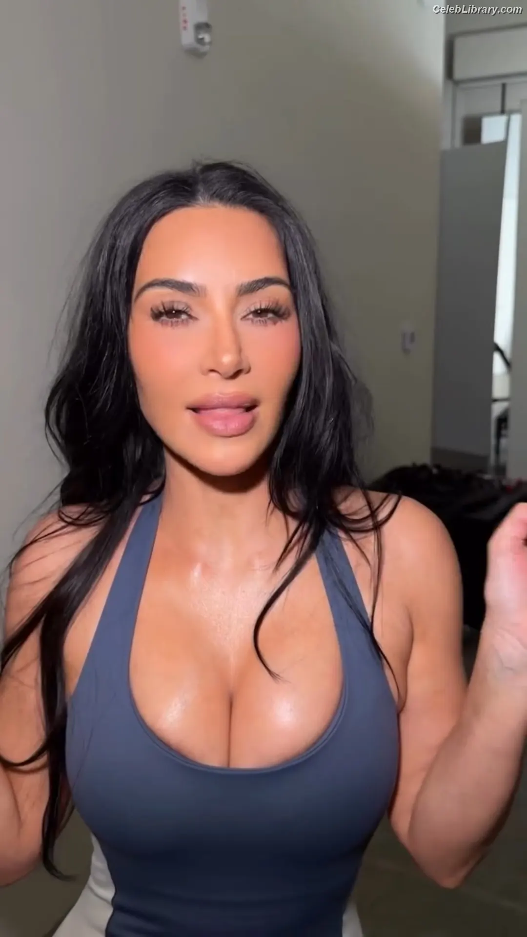 Kim Kardashian photo 4 of 4169