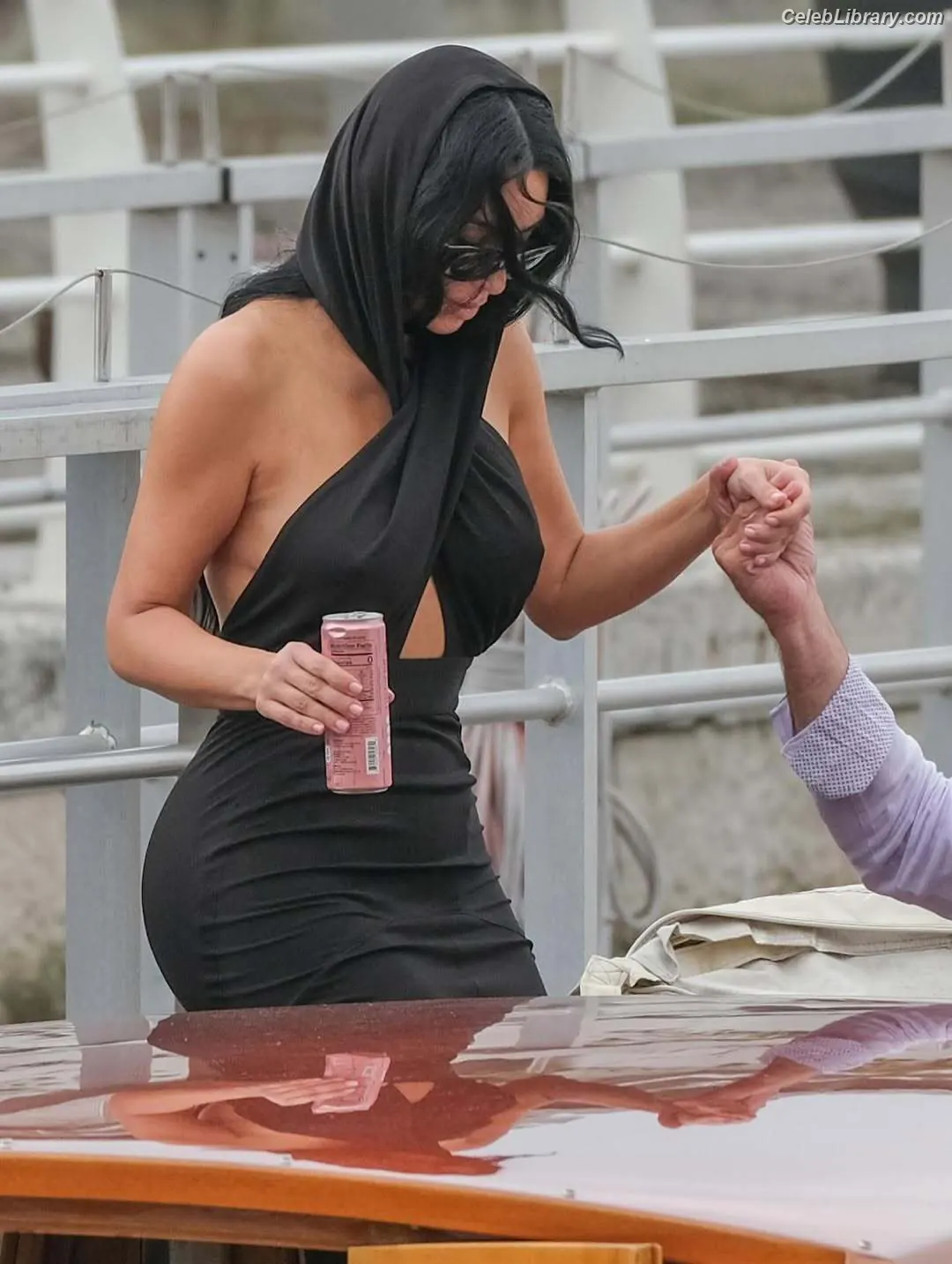 Kim Kardashian photo 6 of 4169