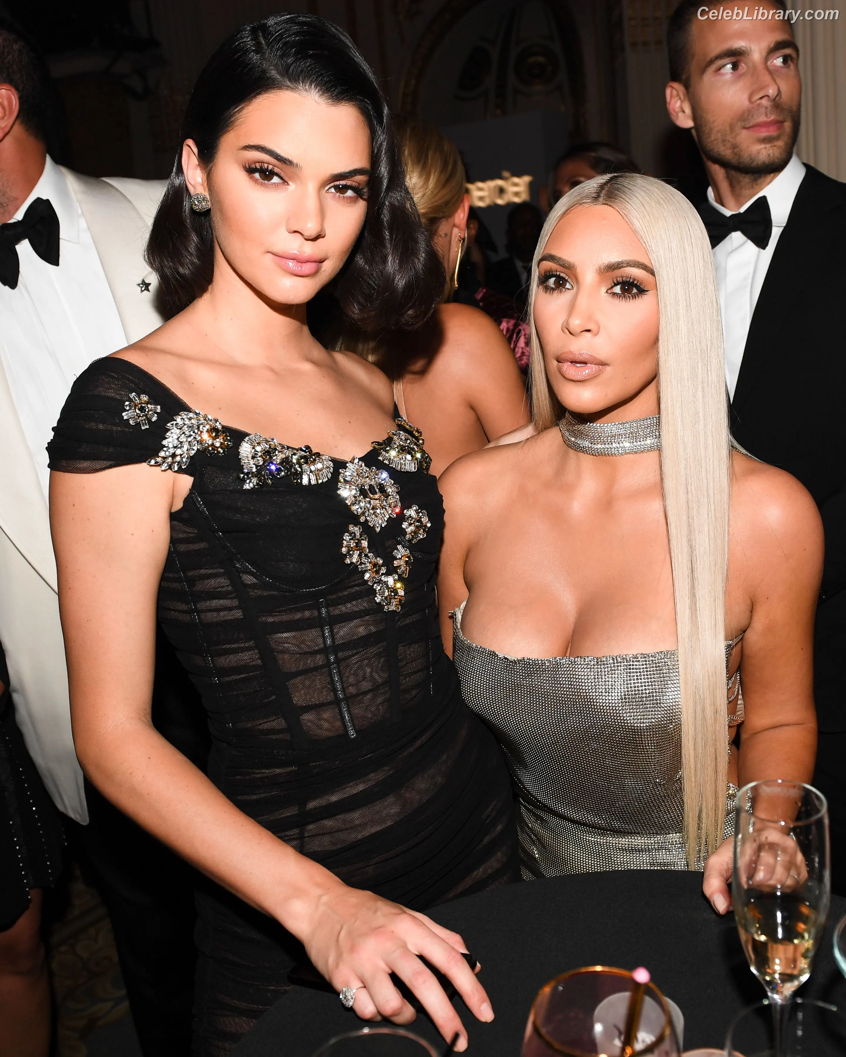 Kim Kardashian photo 5 of 4169