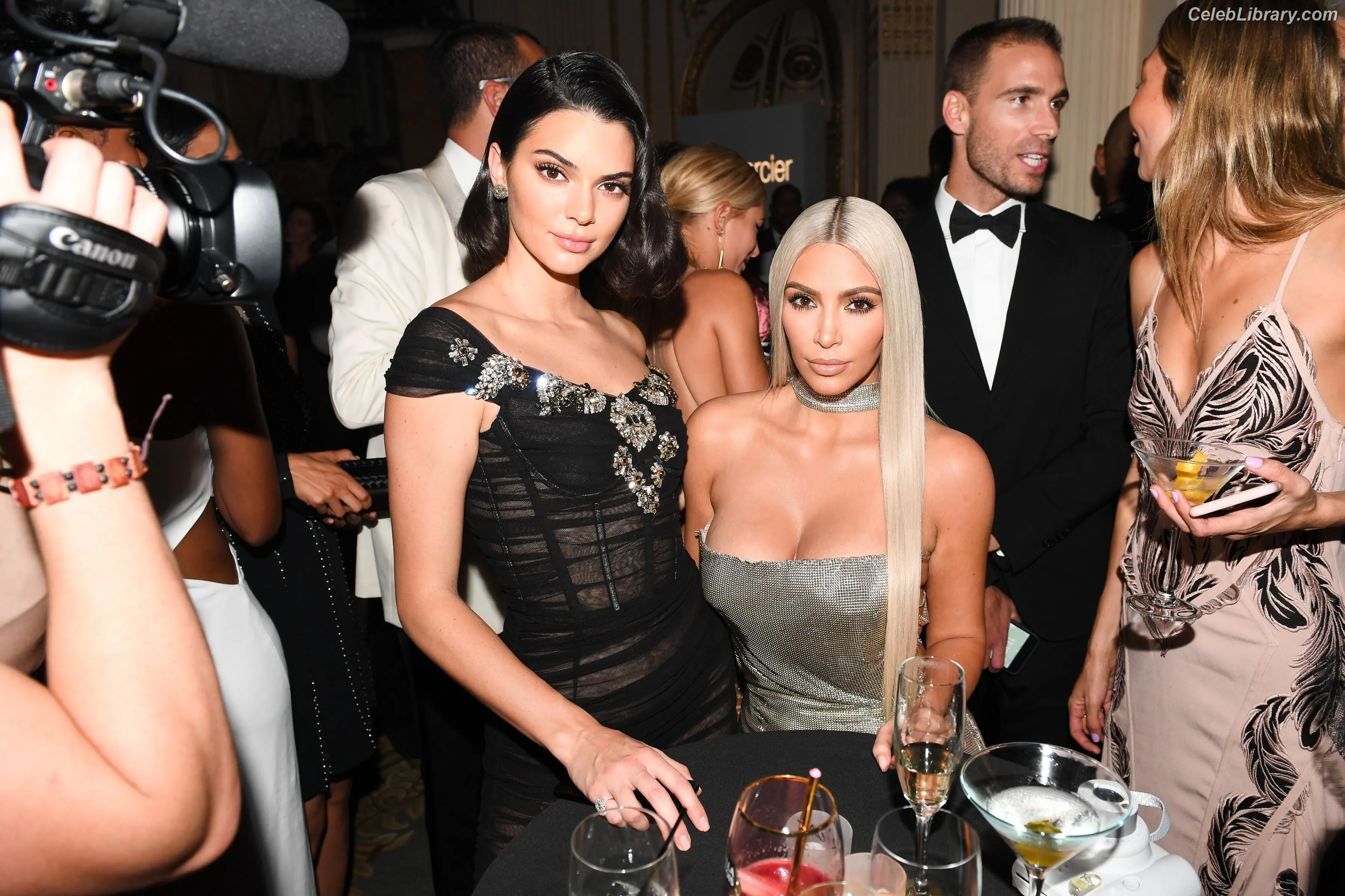 Kim Kardashian photo 6 of 4169