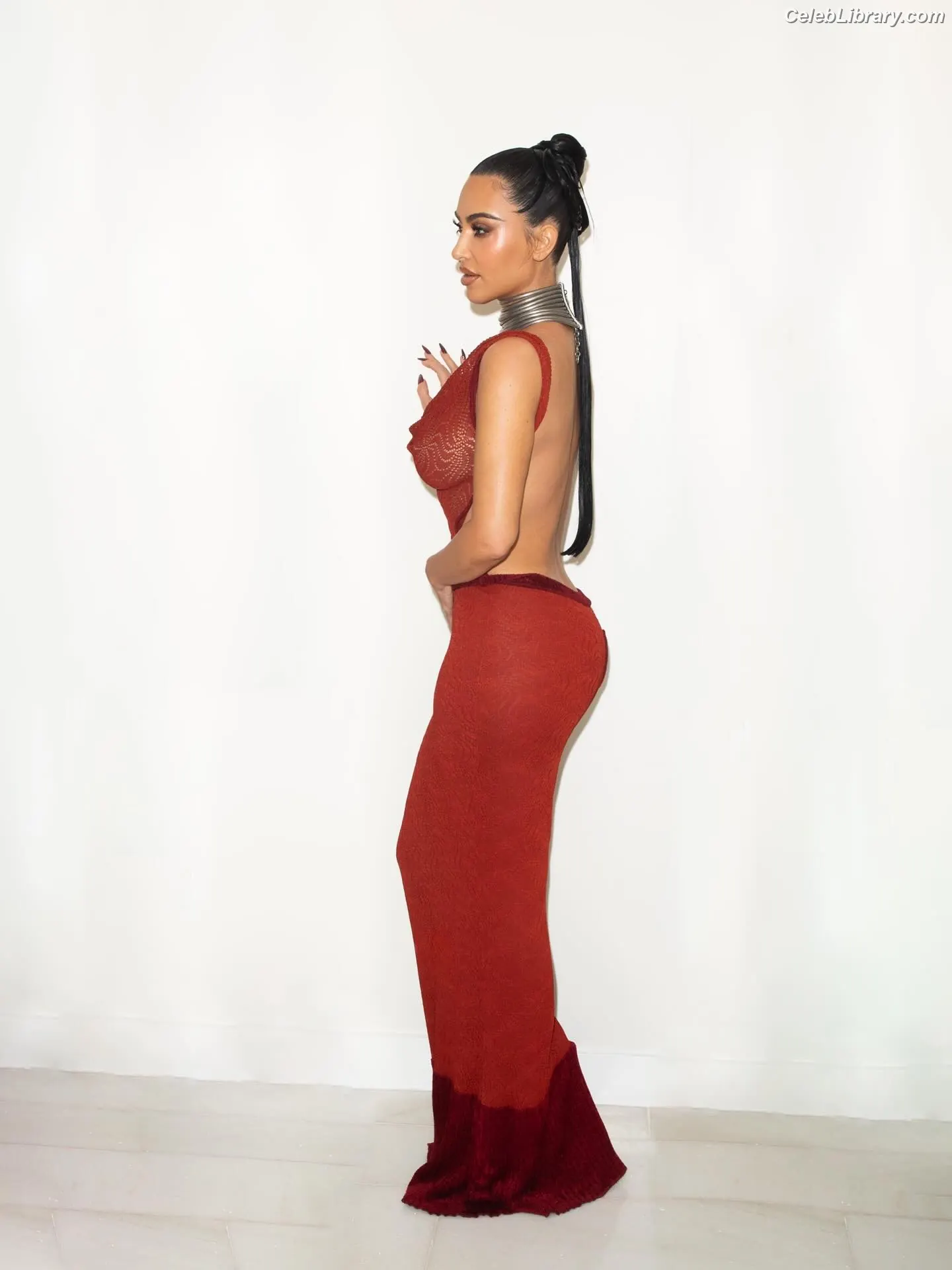 Kim Kardashian photo 12 of 4169