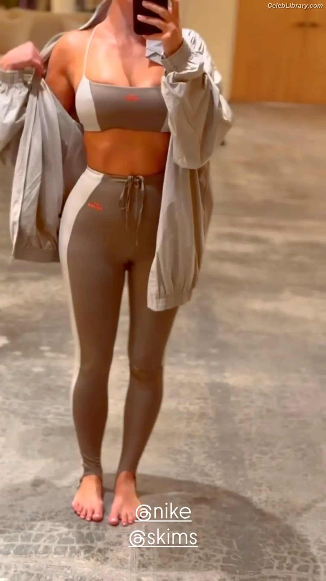 Kim Kardashian photo 17 of 4169