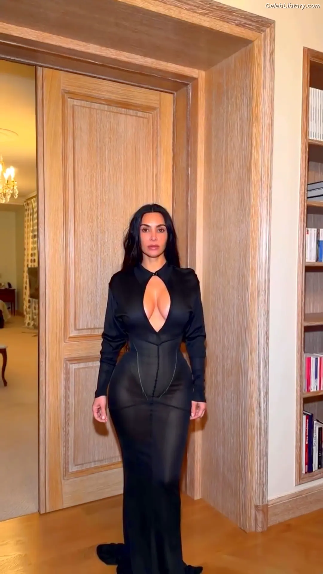Kim Kardashian photo 1 of 4169