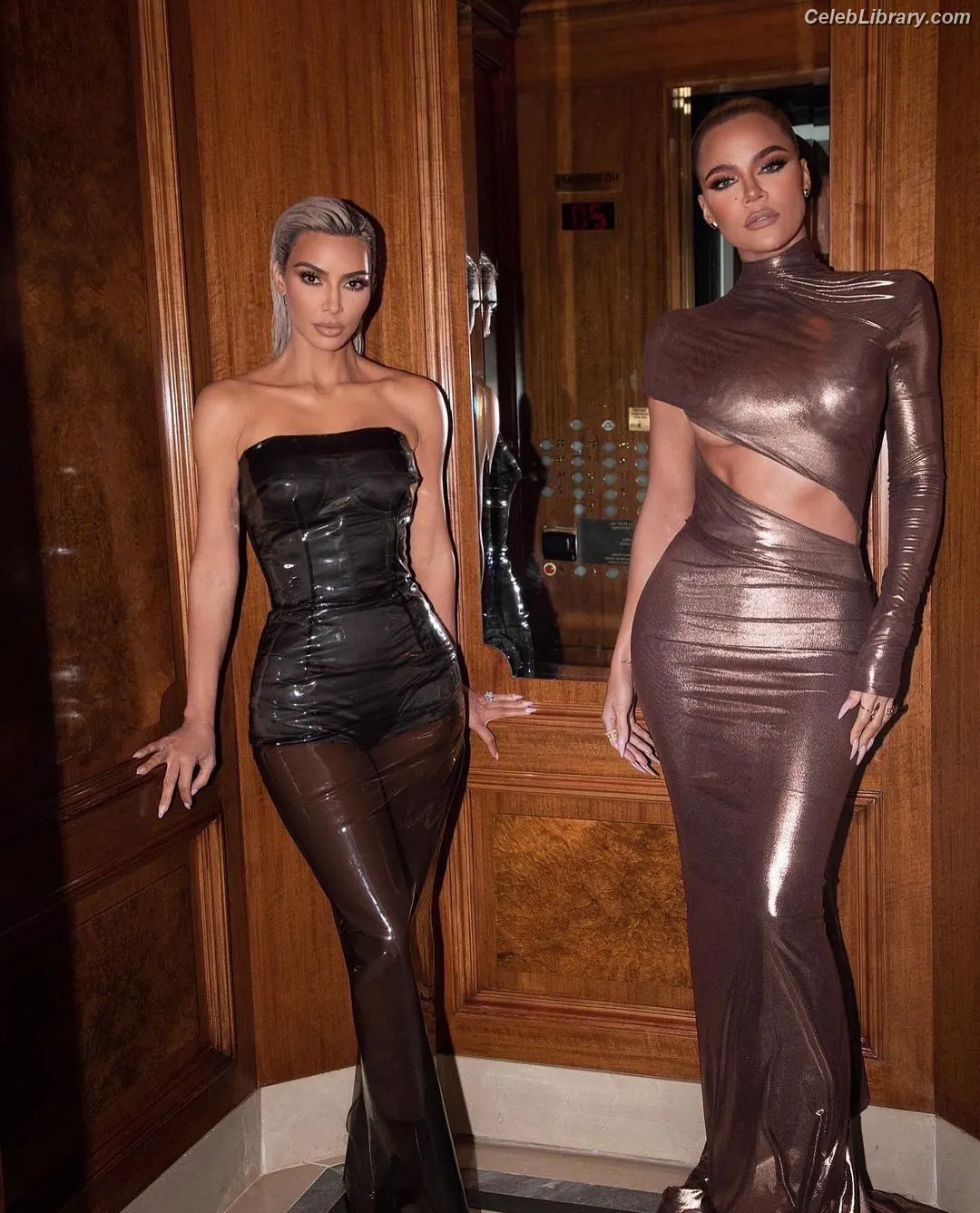 Kim Kardashian photo 19 of 4169
