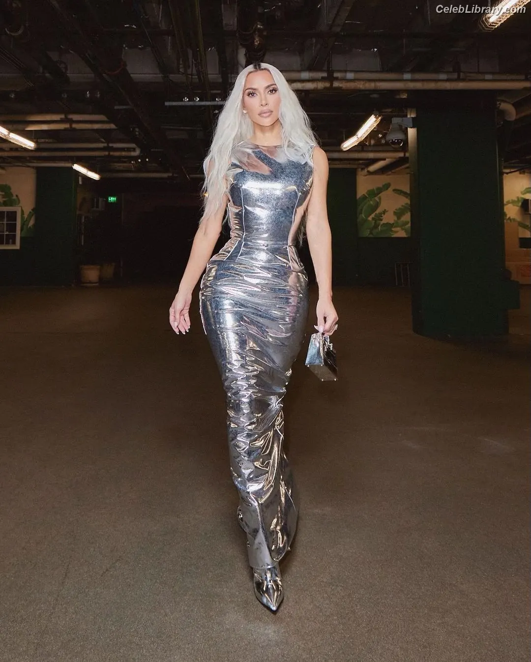 Kim Kardashian photo 3 of 4169