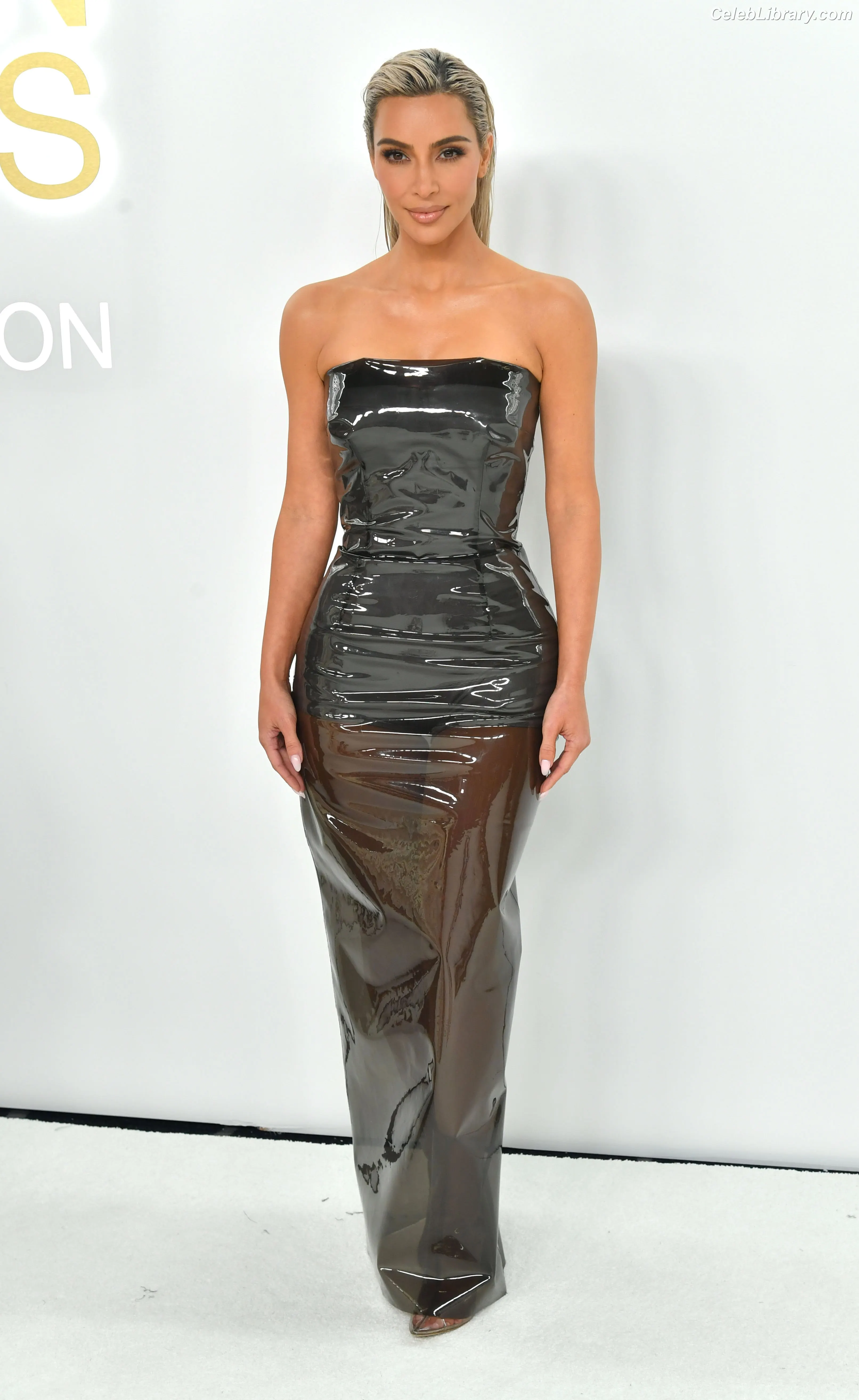 Kim Kardashian photo 6 of 4169