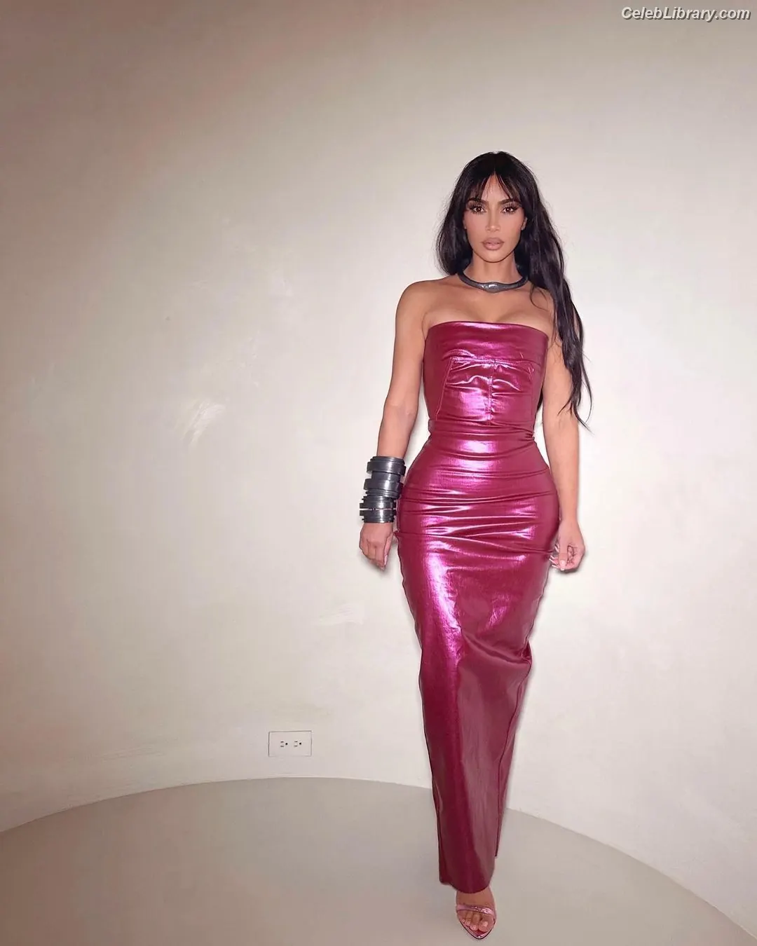 Kim Kardashian photo 22 of 4169