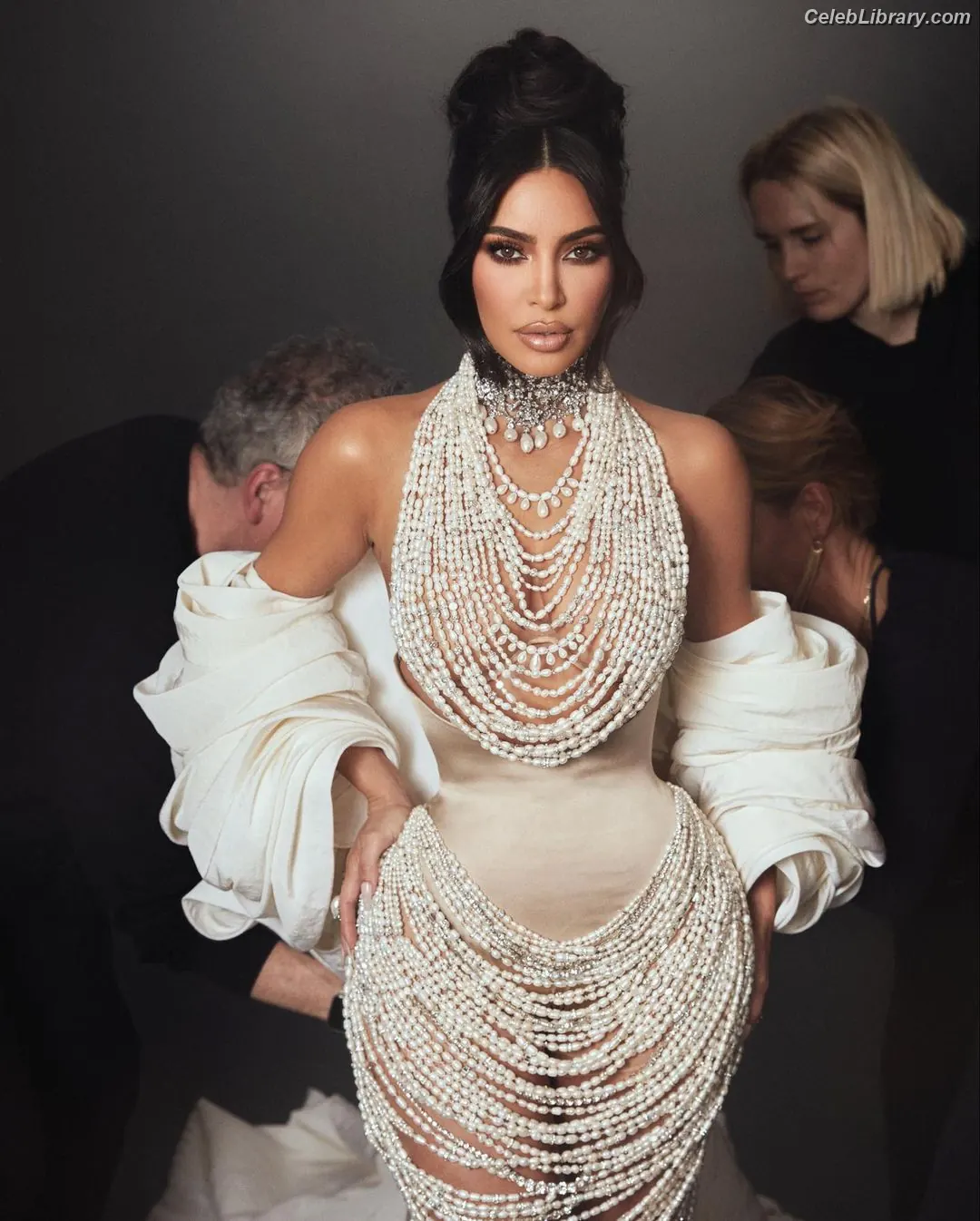 Kim Kardashian photo 23 of 4169