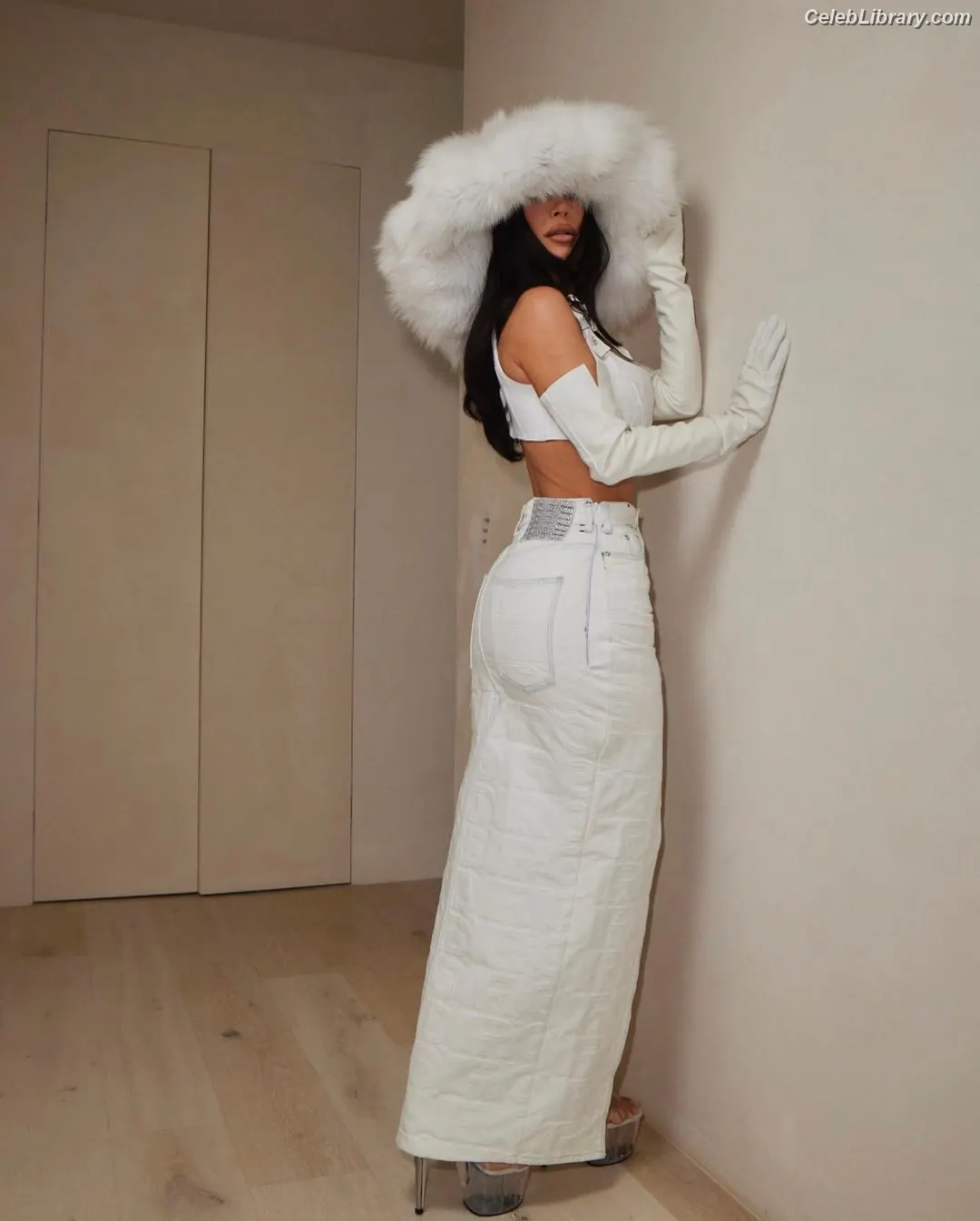 Kim Kardashian photo 4 of 4169