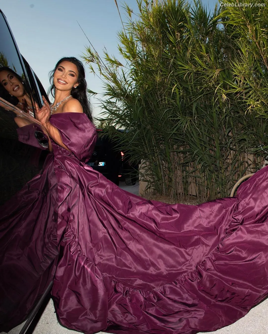 Kim Kardashian photo 17 of 4169