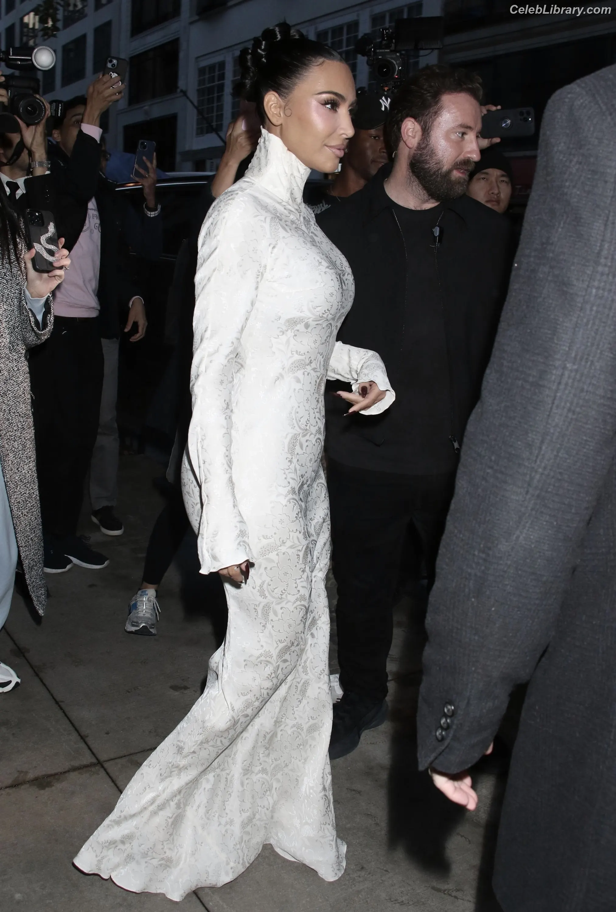 Kim Kardashian photo 22 of 4169