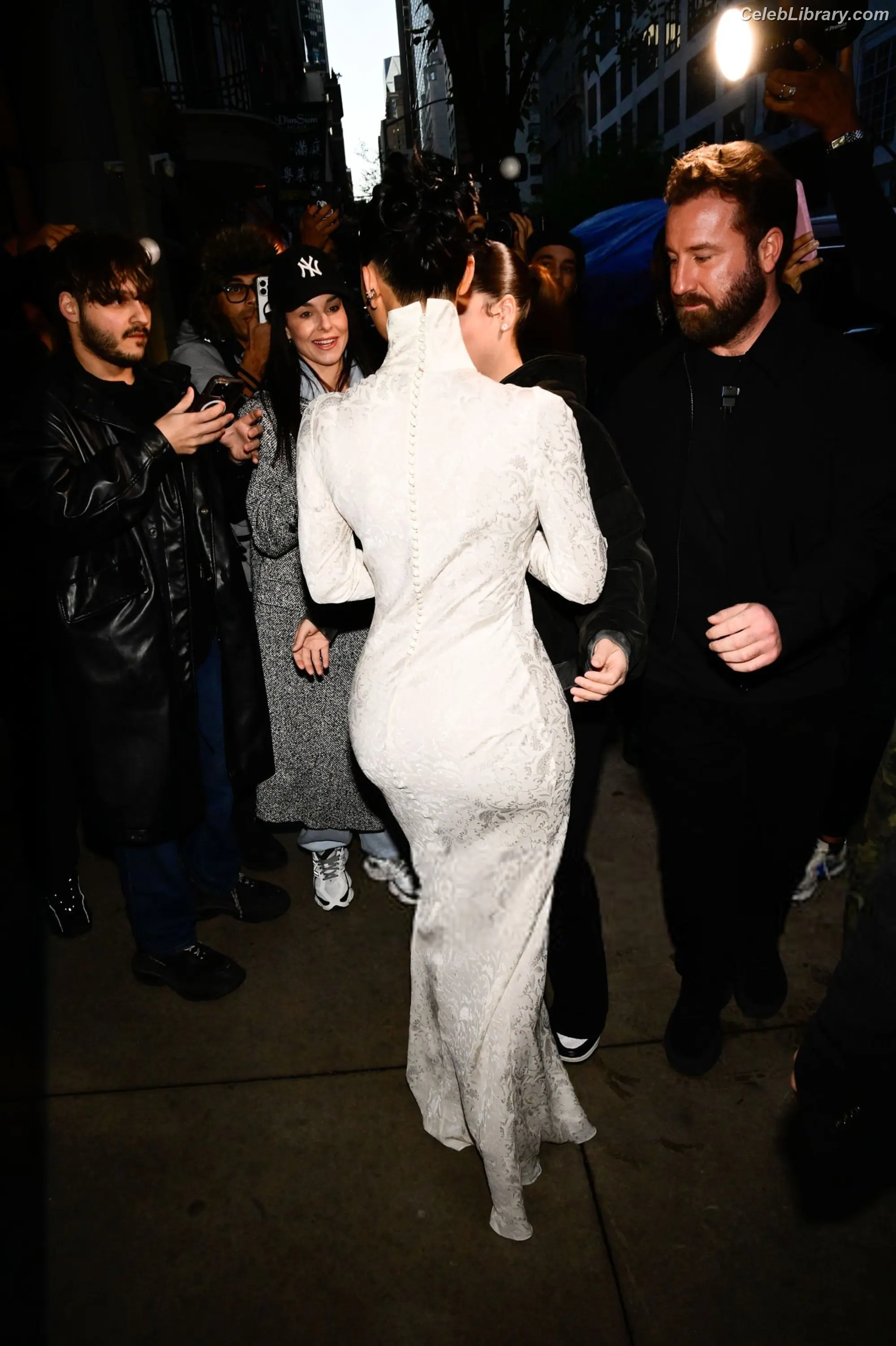 Kim Kardashian photo 4 of 4169
