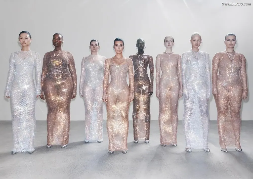 Kim Kardashian photo 17 of 4169