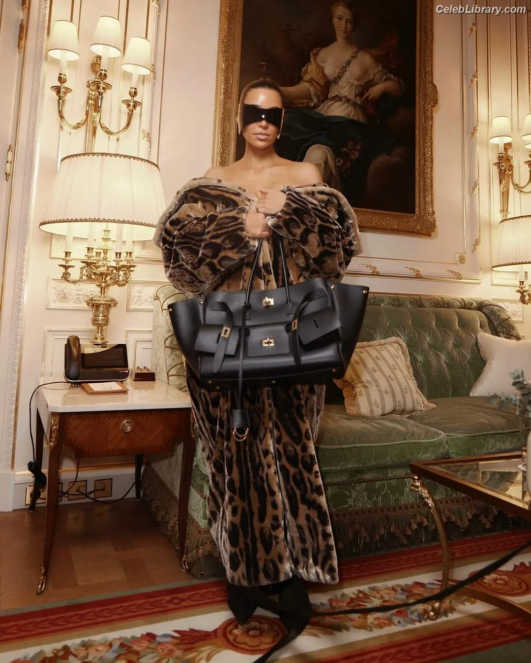 Kim Kardashian photo 10 of 4169