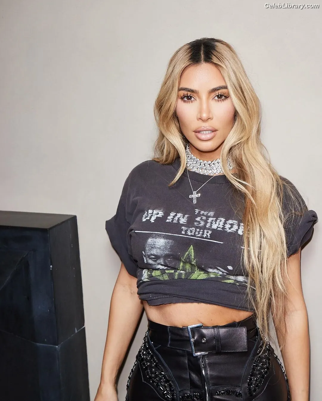 Kim Kardashian photo 23 of 4169