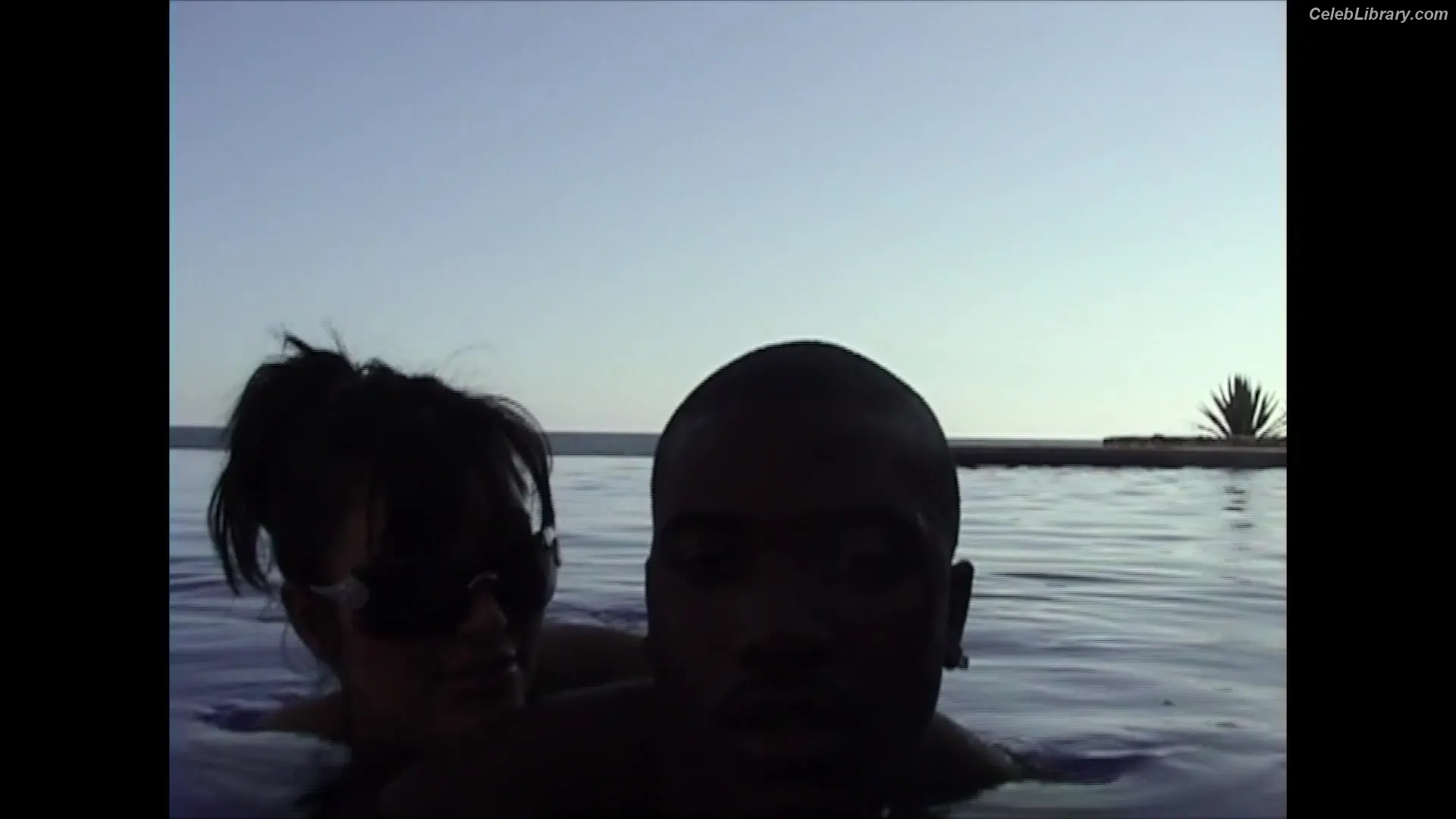 Kim Kardashian photo 20 of 4169