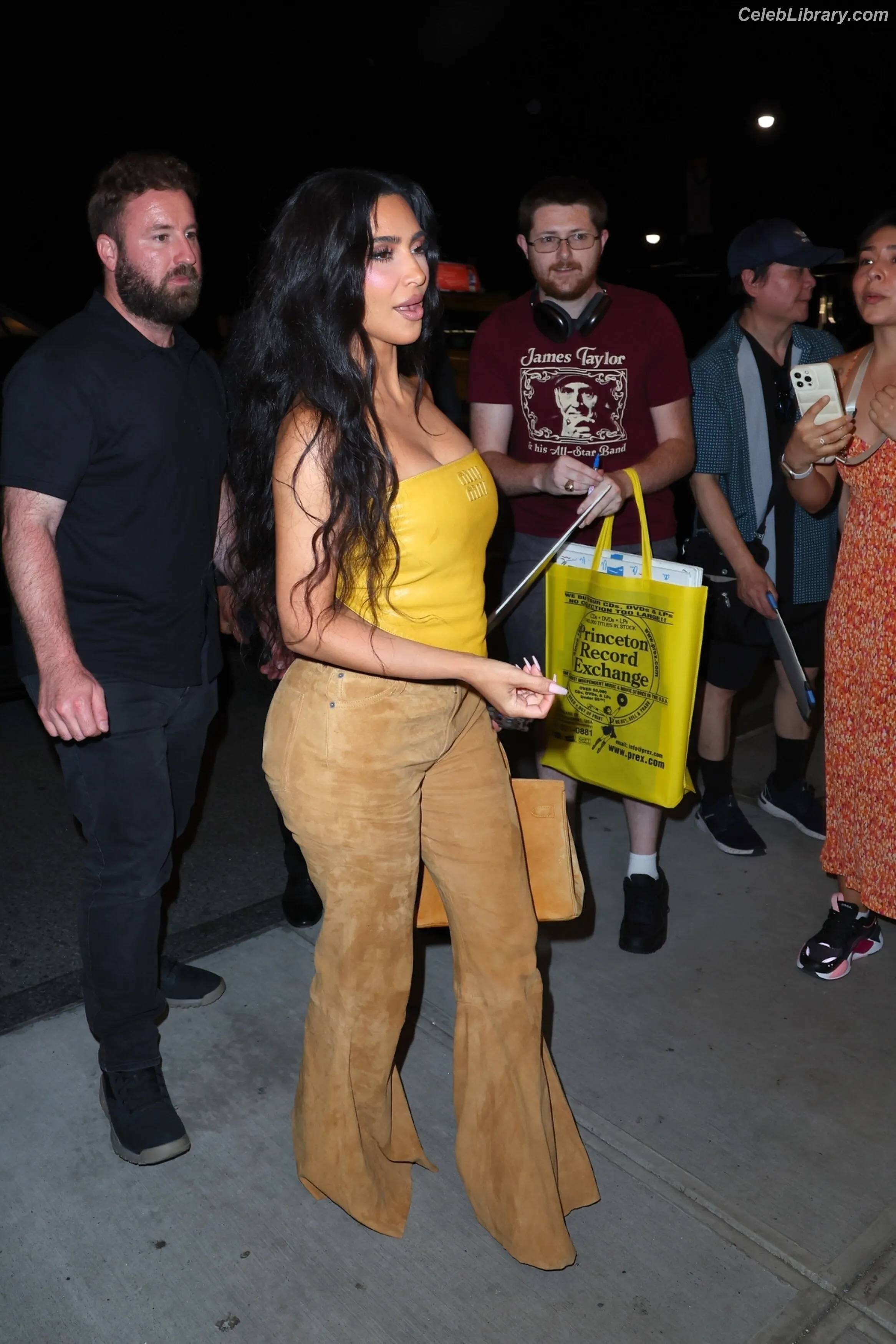 Kim Kardashian photo 6 of 4169