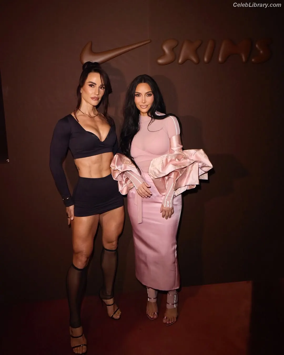 Kim Kardashian photo 2 of 4169