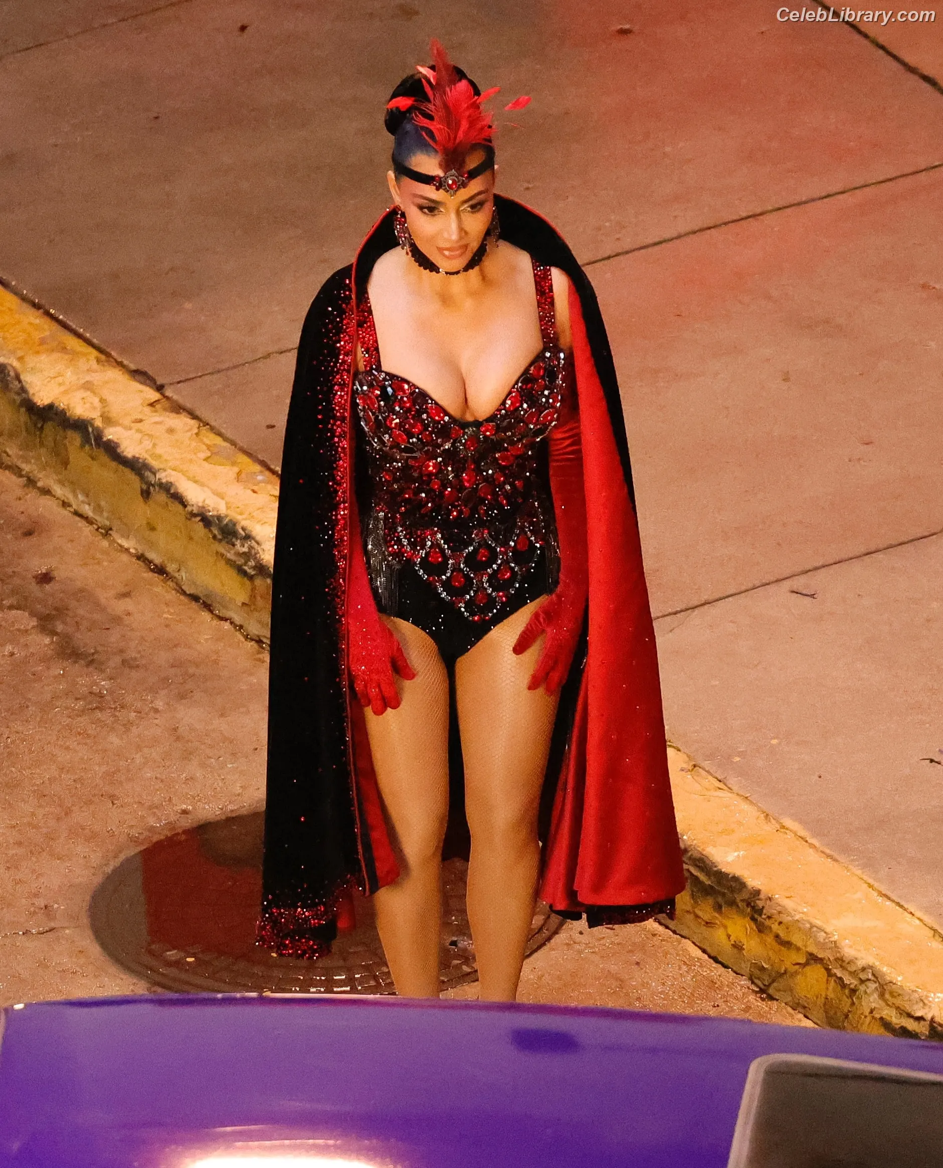 Kim Kardashian photo 14 of 4169