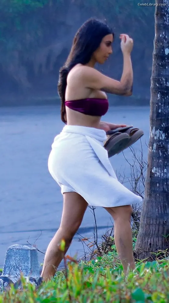 Kim Kardashian photo 14 of 4169
