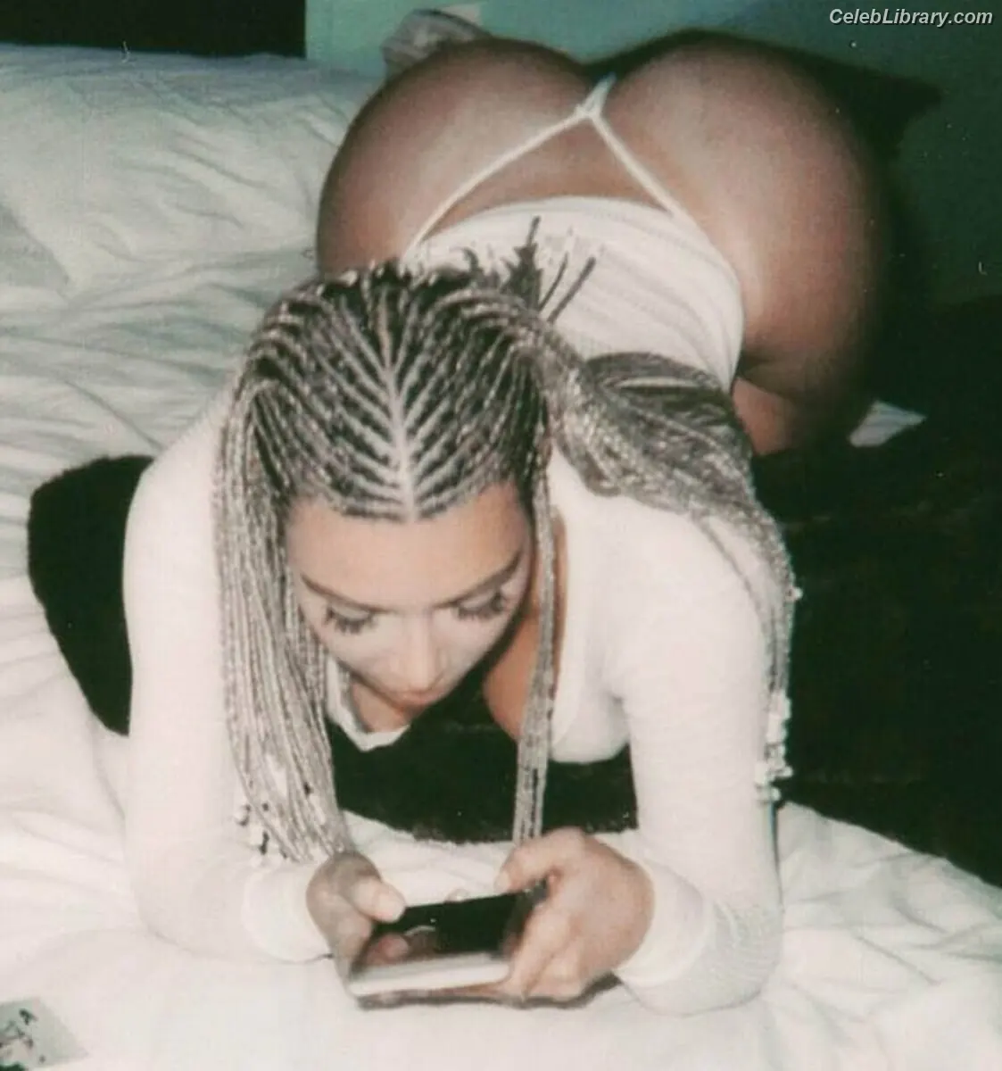 Kim Kardashian photo 10 of 4169