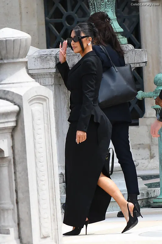 Kim Kardashian photo 6 of 4169