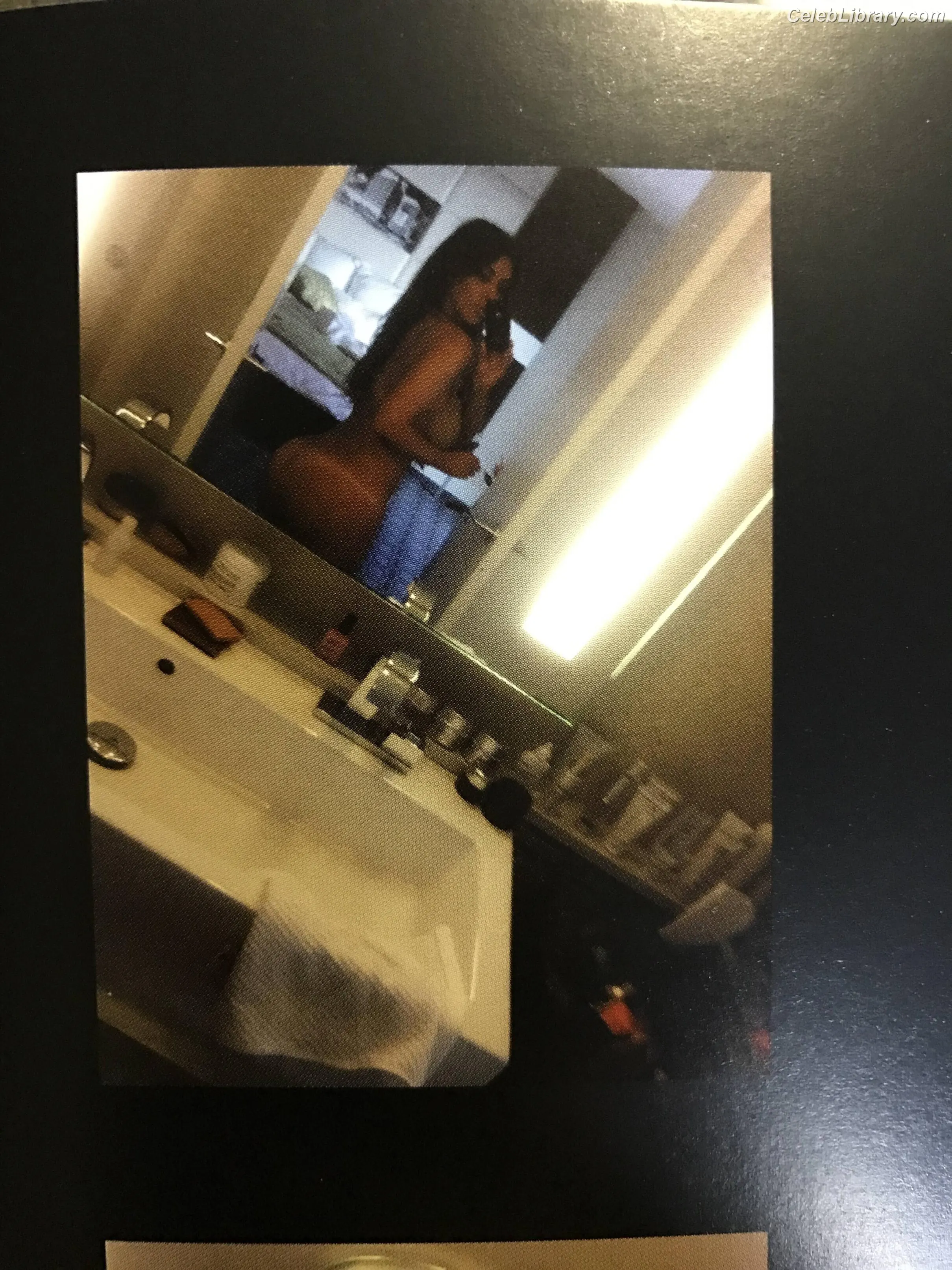 Kim Kardashian photo 19 of 4169