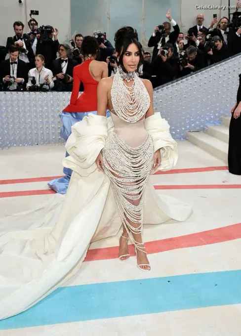 Kim Kardashian photo 14 of 4169