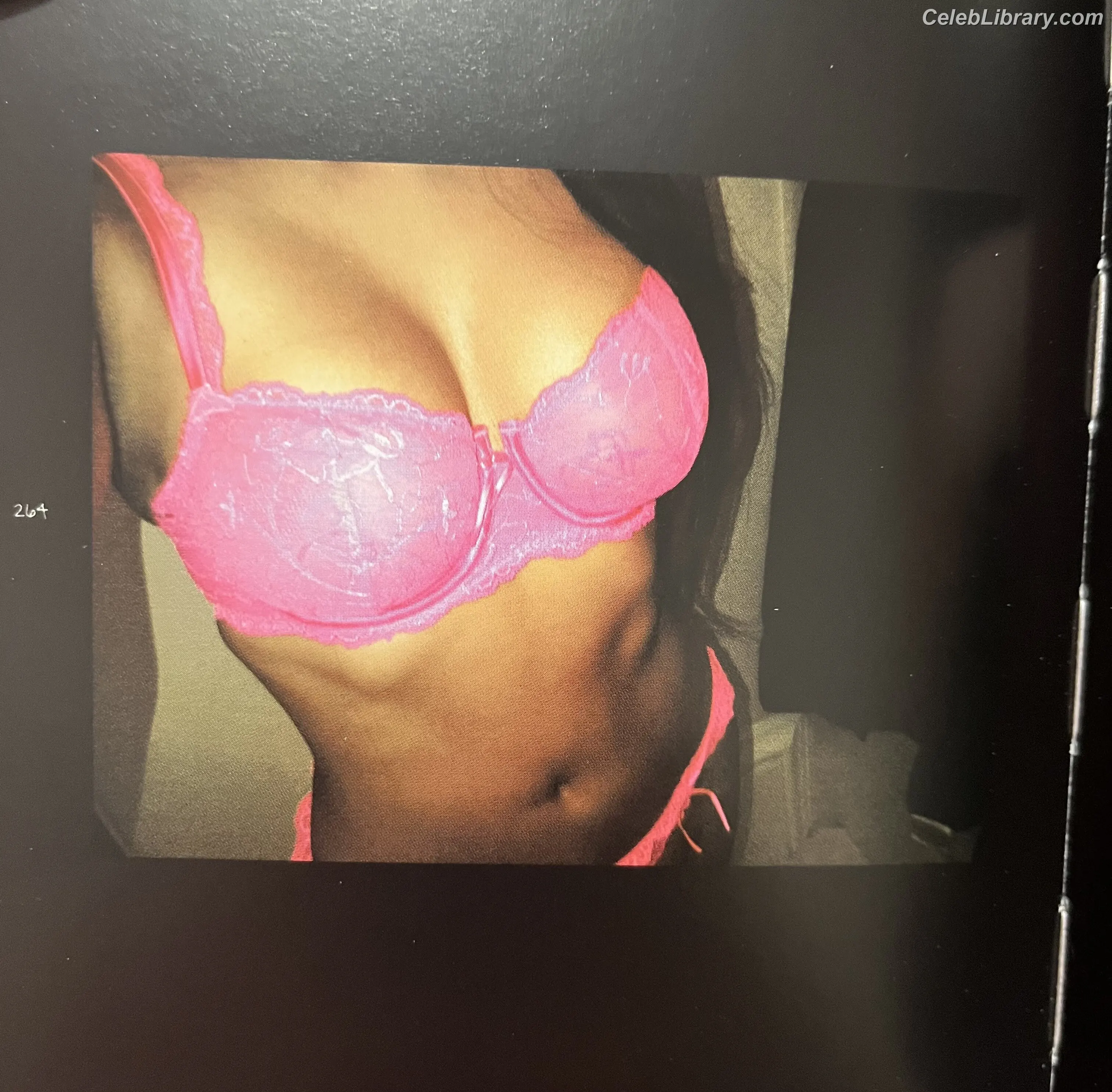 Kim Kardashian photo 13 of 4169