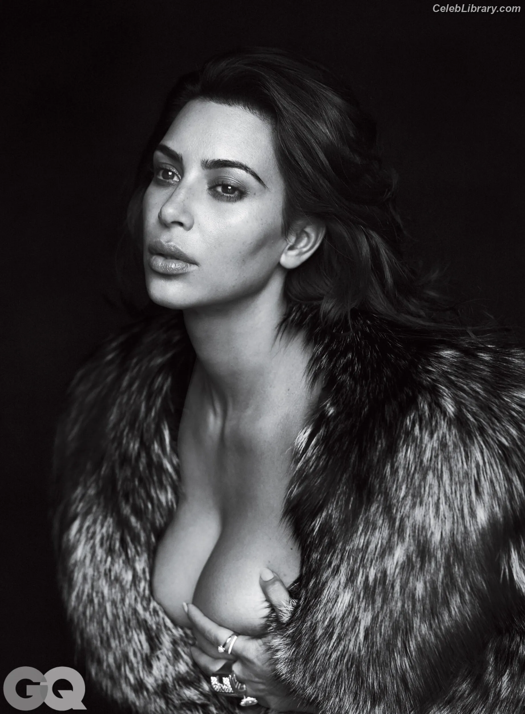 Kim Kardashian photo 8 of 4169
