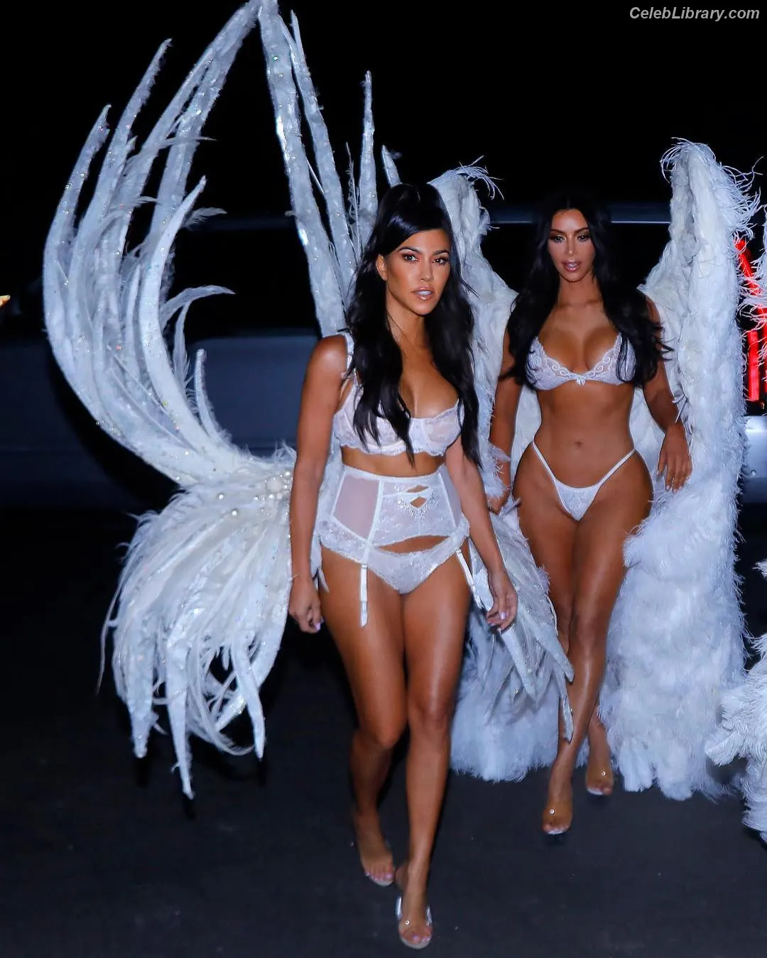 Kim Kardashian photo 16 of 4169