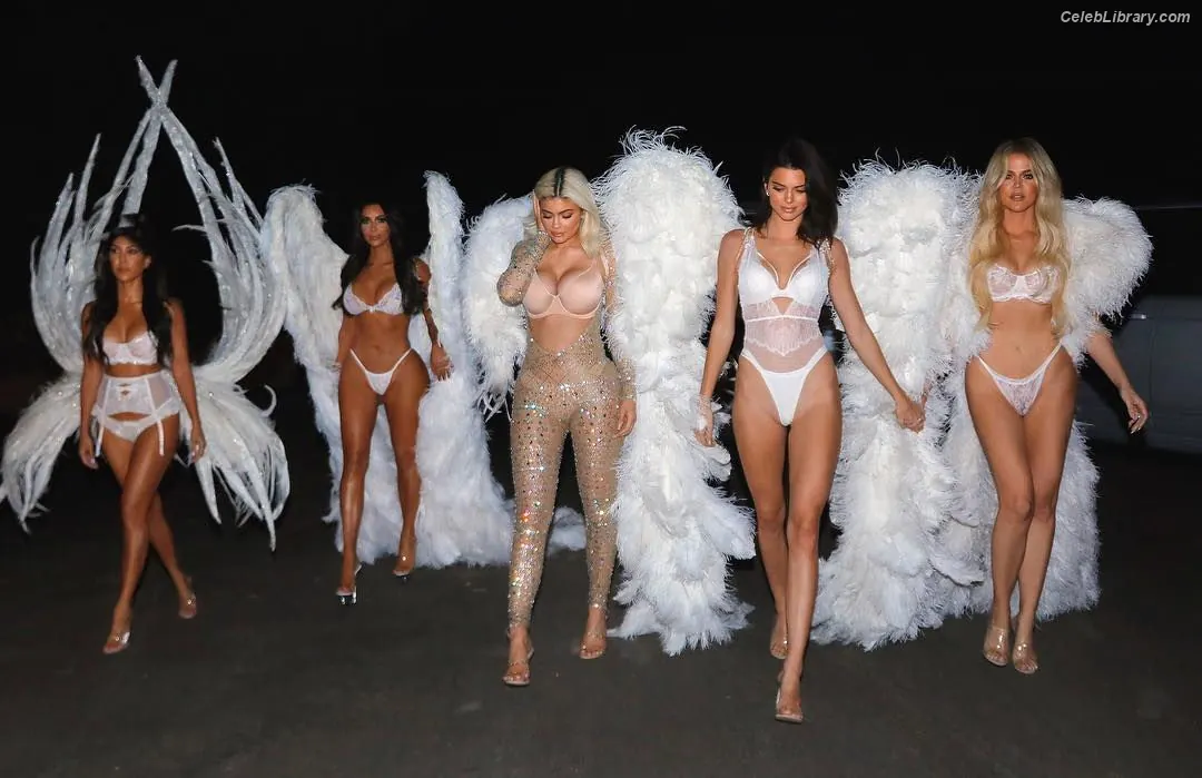 Kim Kardashian photo 20 of 4169