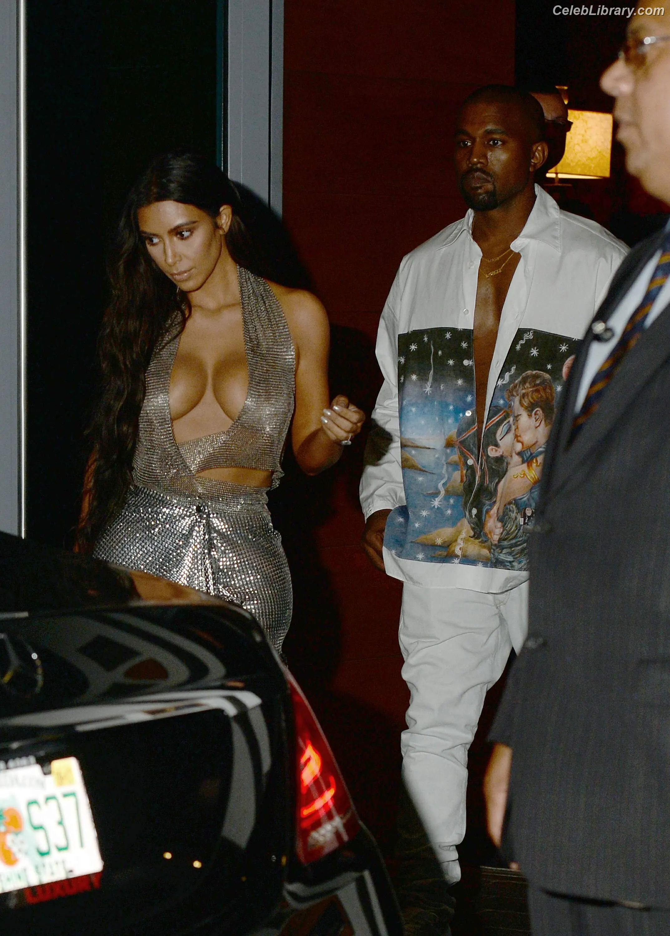 Kim Kardashian photo 10 of 4169