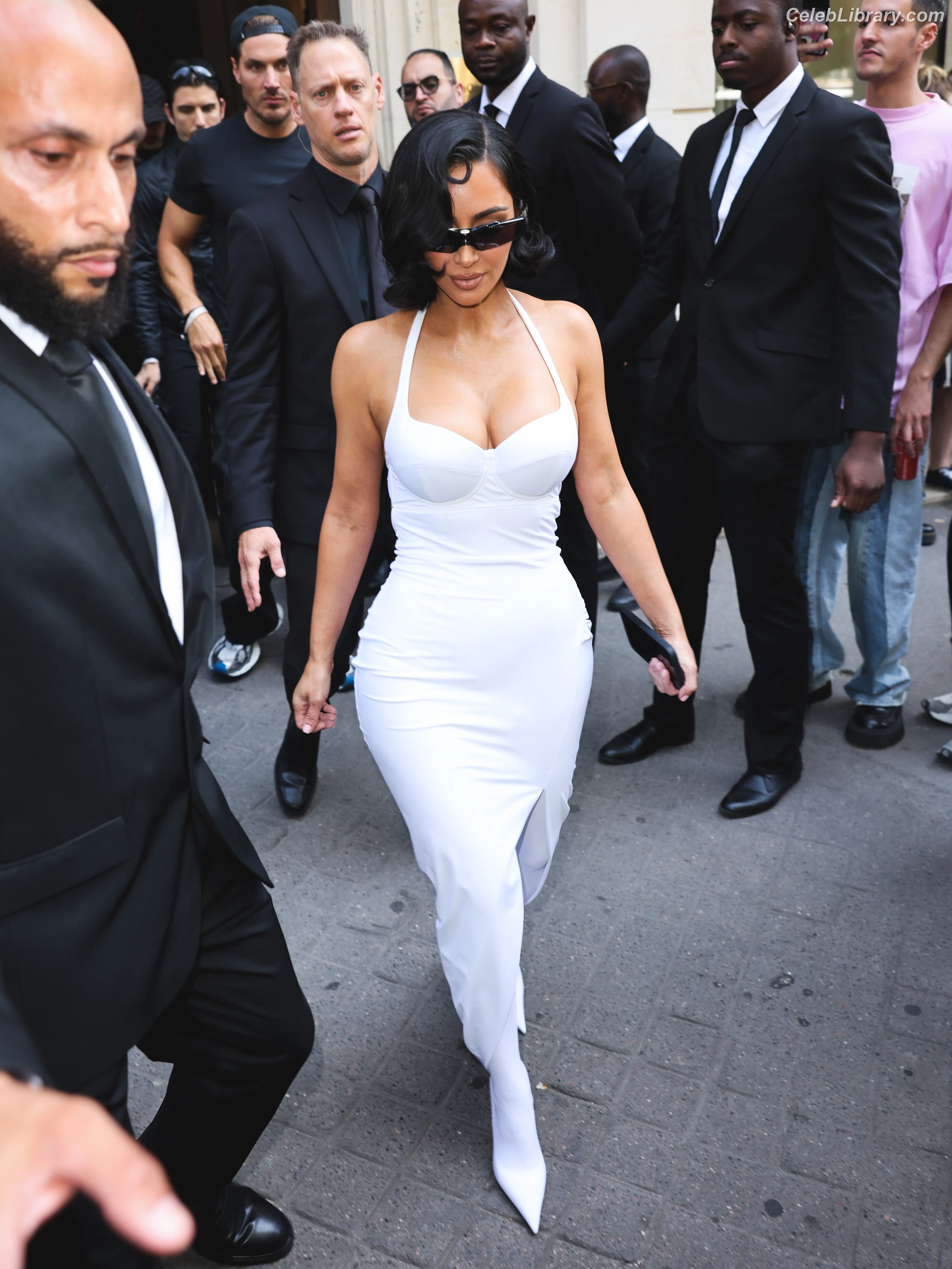 Kim Kardashian photo 18 of 4169
